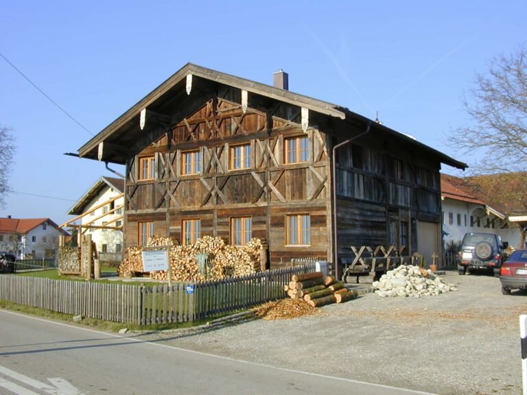 Denkmalschutz-Fachwerksanierung durch Zimmerei Brunner in Rosenheim – fachgerechte Restaurierung historischer Holzbauten
