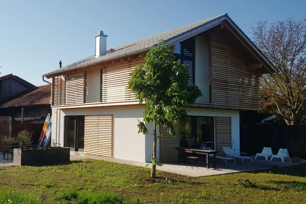 Nachhaltiger Holzhausbau in Rosenheim – Zimmerei Brunner baut ökologische Häuser aus regionalem Holz