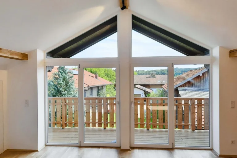 Zimmerei Brunner Rosenheim – Innenausbau mit Holz für maßgefertigte Nischen, Verkleidungen und Raumlösungen